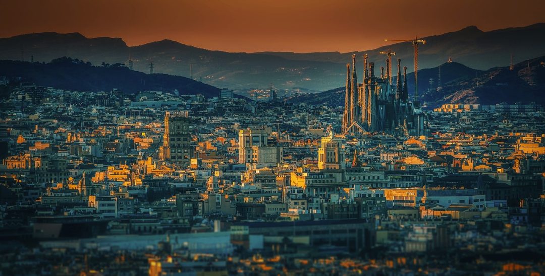 Microsoft apuesta por Barcelona, China aplica nuevas restricciones y otras noticias de septiembre